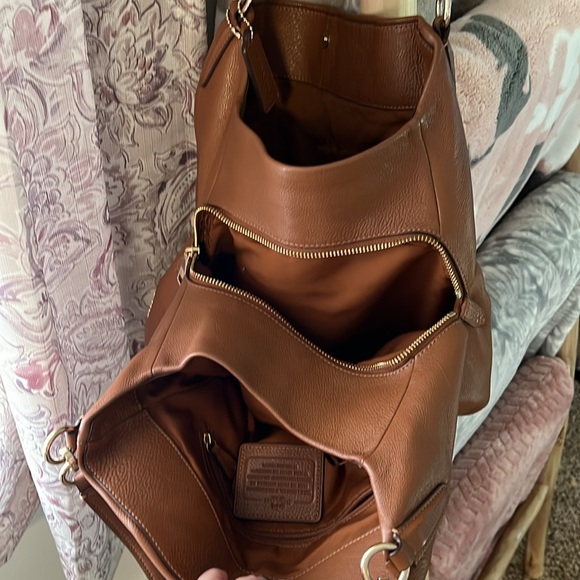 Coach camel brown handbag. - Picture 5 of 5